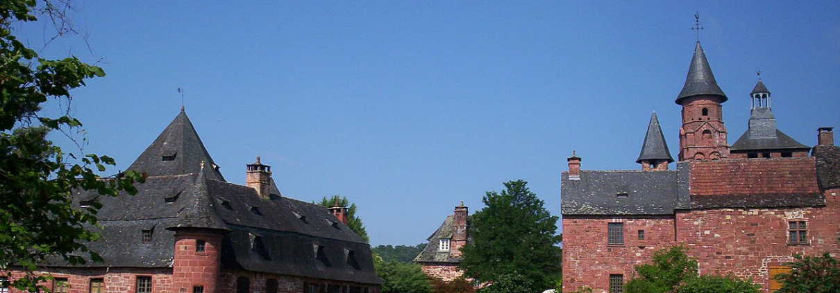Collonges-la-Rouge : habitat en grès rouge