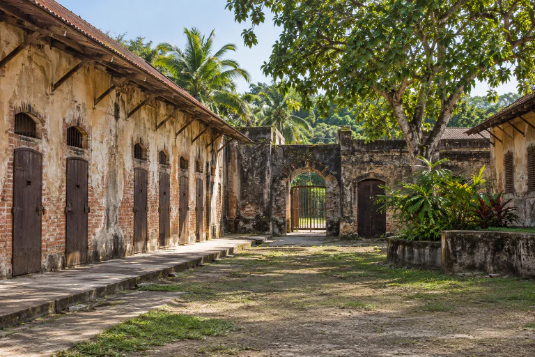 Mémoire des lieux et transformations du bâti — Guyane